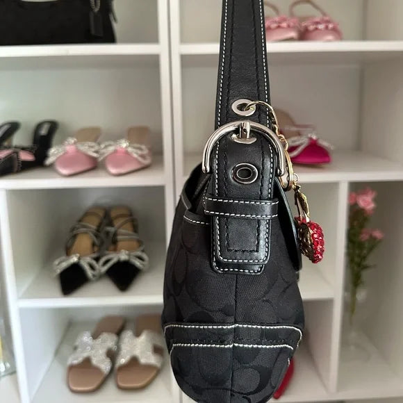 Black Signature y2k Coach SoHo Shoulder Bag 🍒🖤