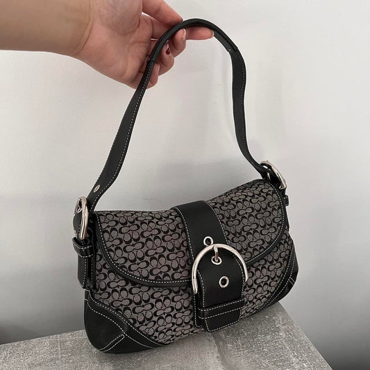 coach signature buckle demi shoulder bag - black/grey/silver