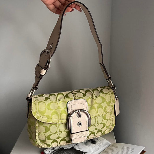 coach signature buckle shoulder bag - lime-green/white/silver